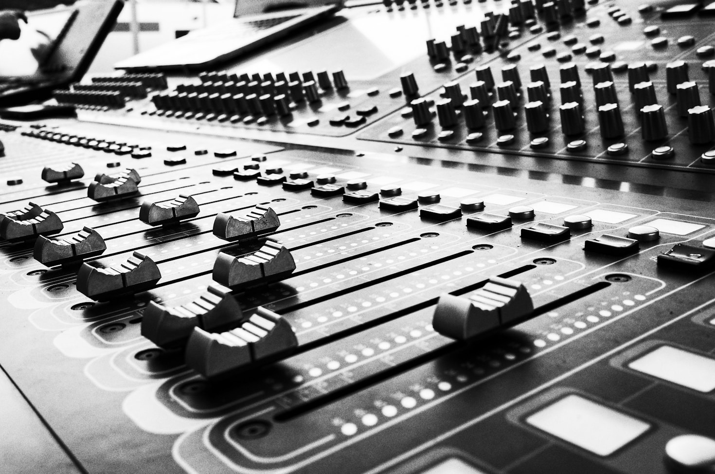 How to Craft the Perfect Environment for Creativity and Focus